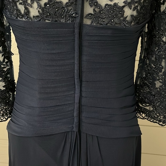 La Femme Navy Ruched V-Neck Column Dress size 8 EUC - Picture 3 of 9